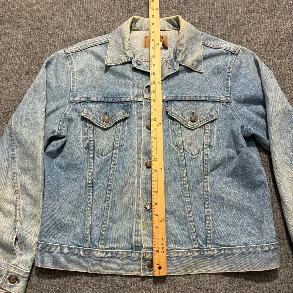 Vintage‎ Levis Mens Denim Trucker Jacket Size 44 Button Front USA Leather Patch
